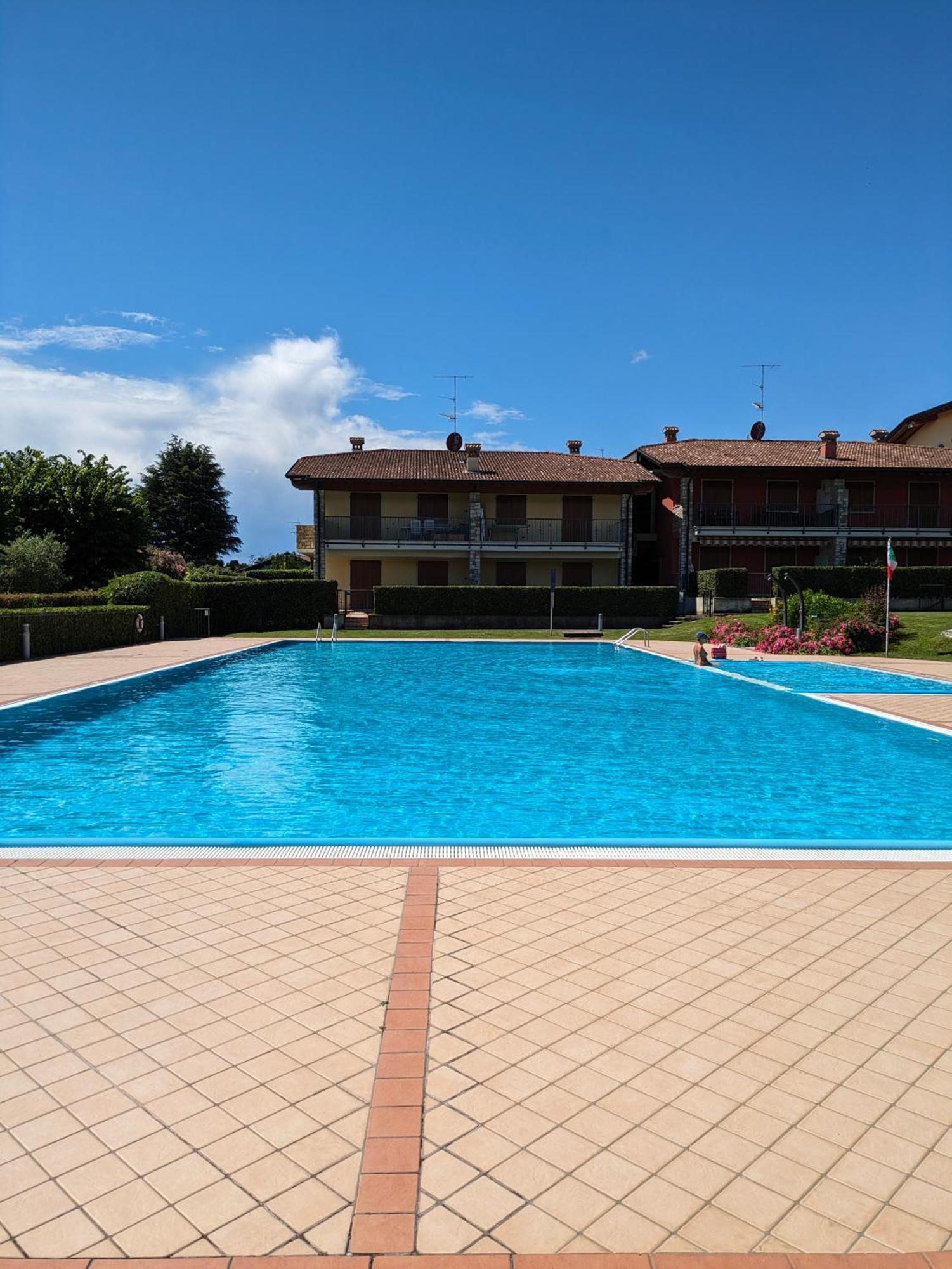 La Fenice Holiday Apartment Manerba del Garda Phòng bức ảnh