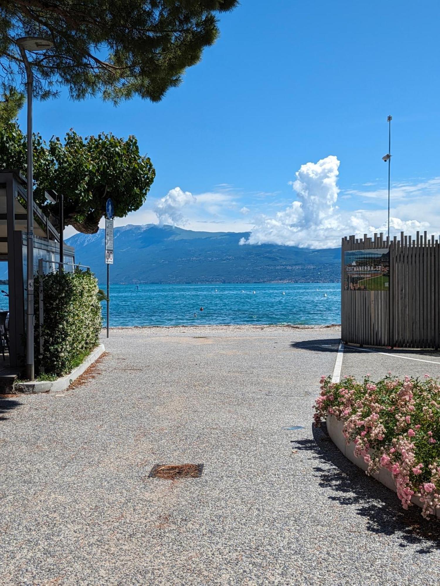 La Fenice Holiday Apartment Manerba del Garda Phòng bức ảnh